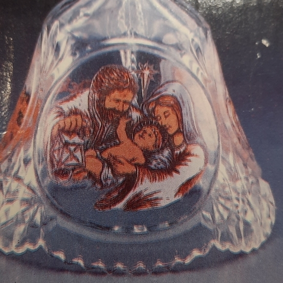 Artmark Fine Crystal Bell - Picture 3 of 6